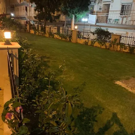 Apartment 132. Sokak Door 1 *