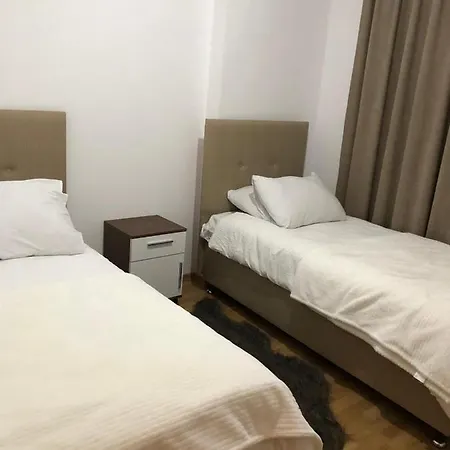 Apartment 132. Sokak Door 1 *